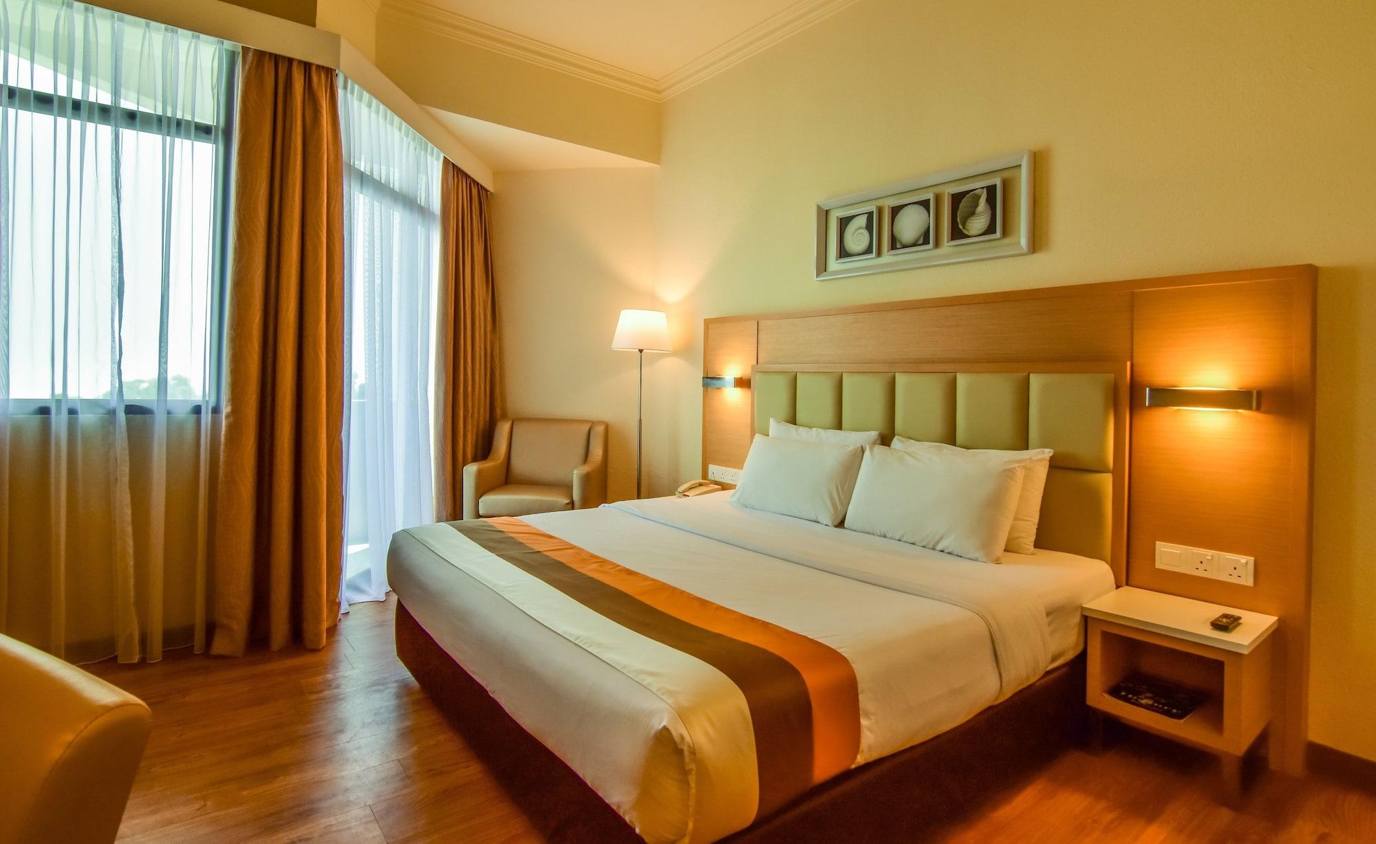 Hotel Sentral Seaview @ ​Beachfront Tanjung Bungah  Esterno foto