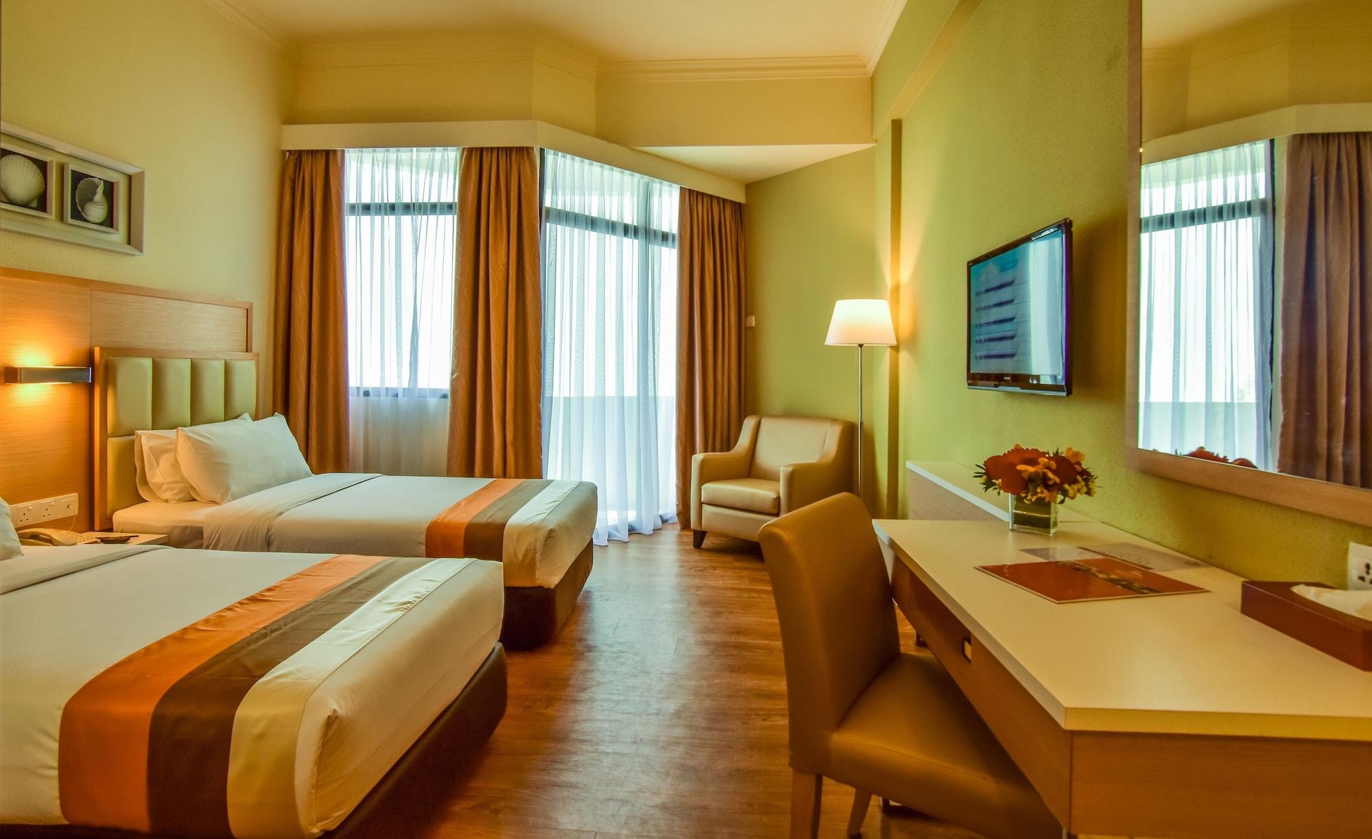 Hotel Sentral Seaview @ ​Beachfront Tanjung Bungah  Esterno foto