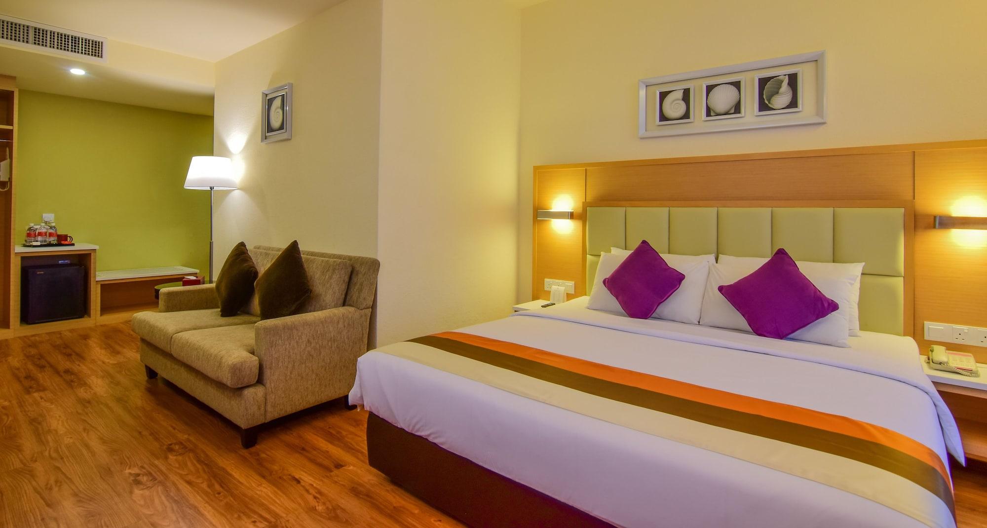 Hotel Sentral Seaview @ ​Beachfront Tanjung Bungah  Esterno foto