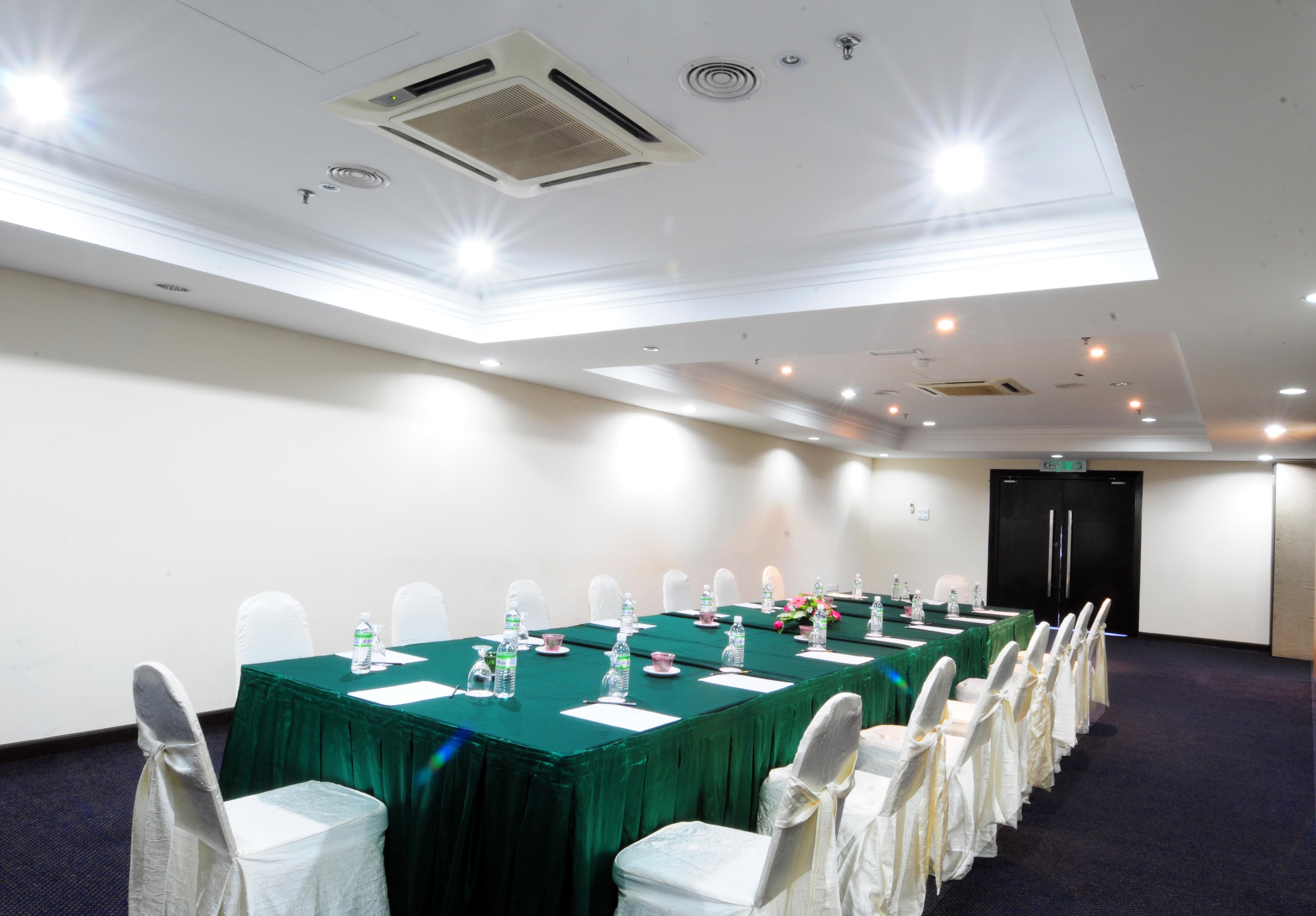 Hotel Sentral Seaview @ ​Beachfront Tanjung Bungah  Esterno foto