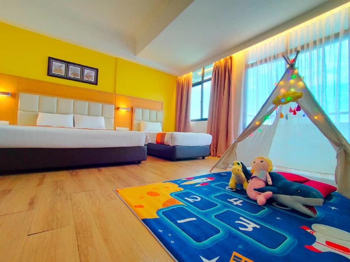 Hotel Sentral Seaview @ ​Beachfront Tanjung Bungah  Esterno foto