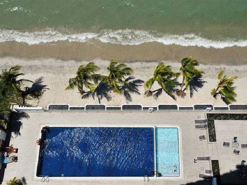 Hotel Sentral Seaview @ ​Beachfront Tanjung Bungah  Esterno foto
