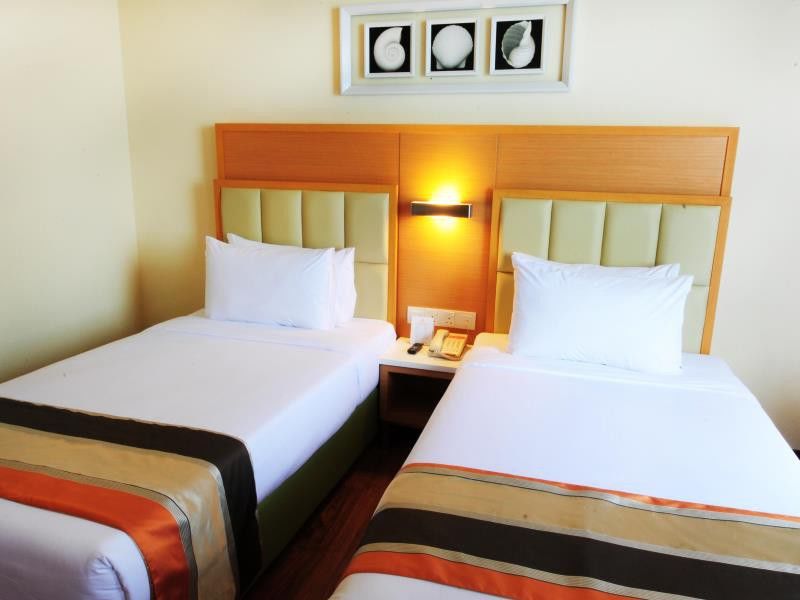 Hotel Sentral Seaview @ ​Beachfront Tanjung Bungah  Esterno foto