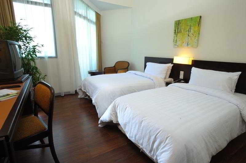 Hotel Sentral Seaview @ ​Beachfront Tanjung Bungah  Esterno foto